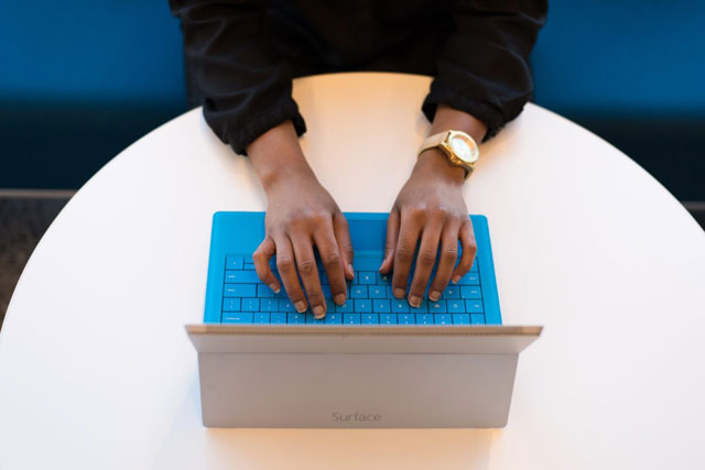 Why is payroll outsourcing successful in temporary recruitment?